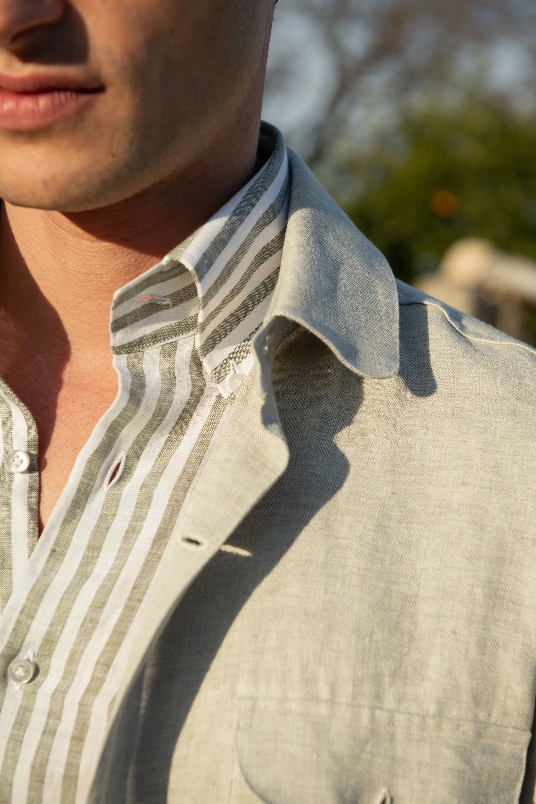 Stone herringbone linen safari jacket – Made in Italy - Image 3