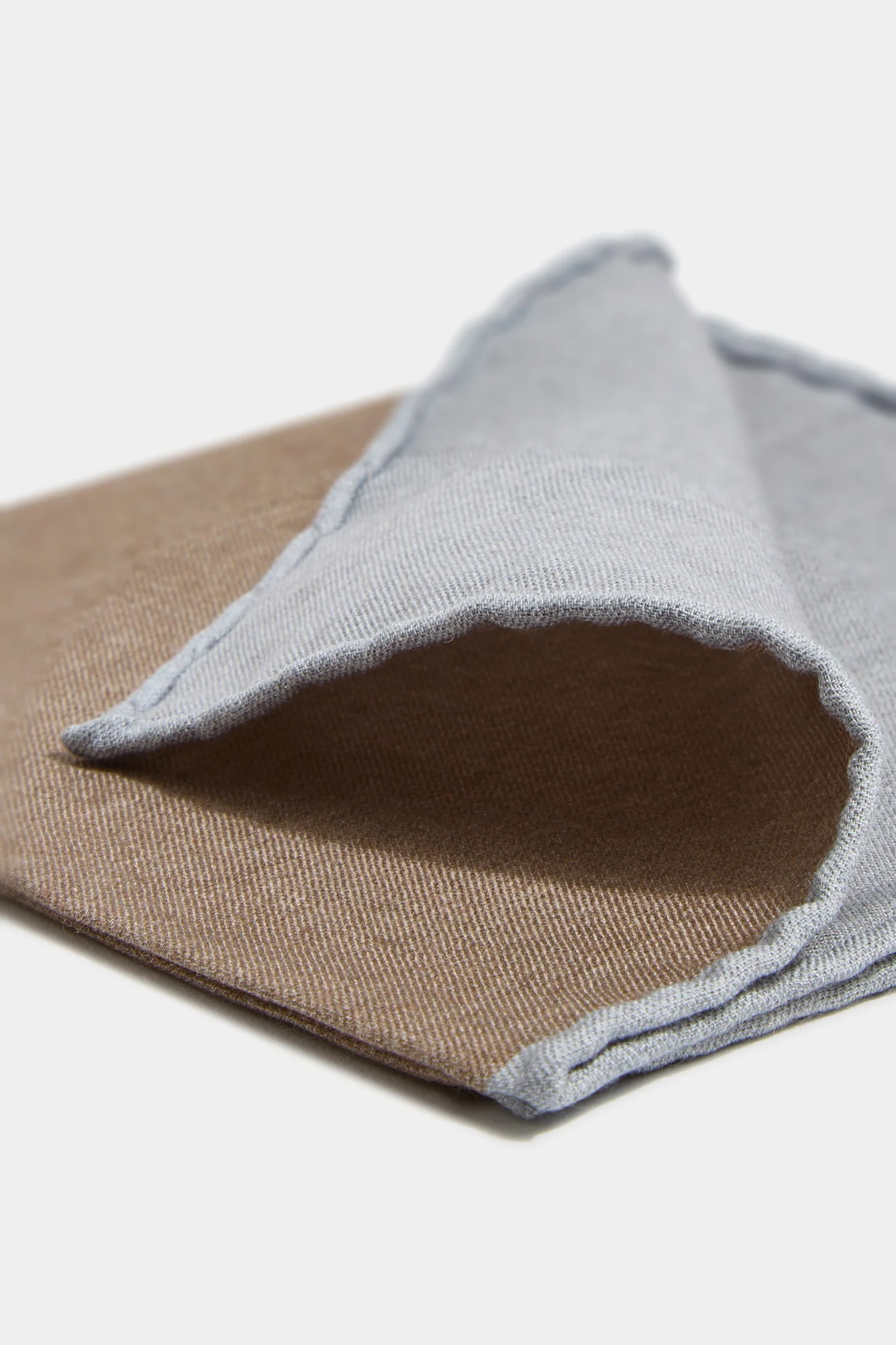 Taupe reversible pocket square  - Made in Italy - Image 3