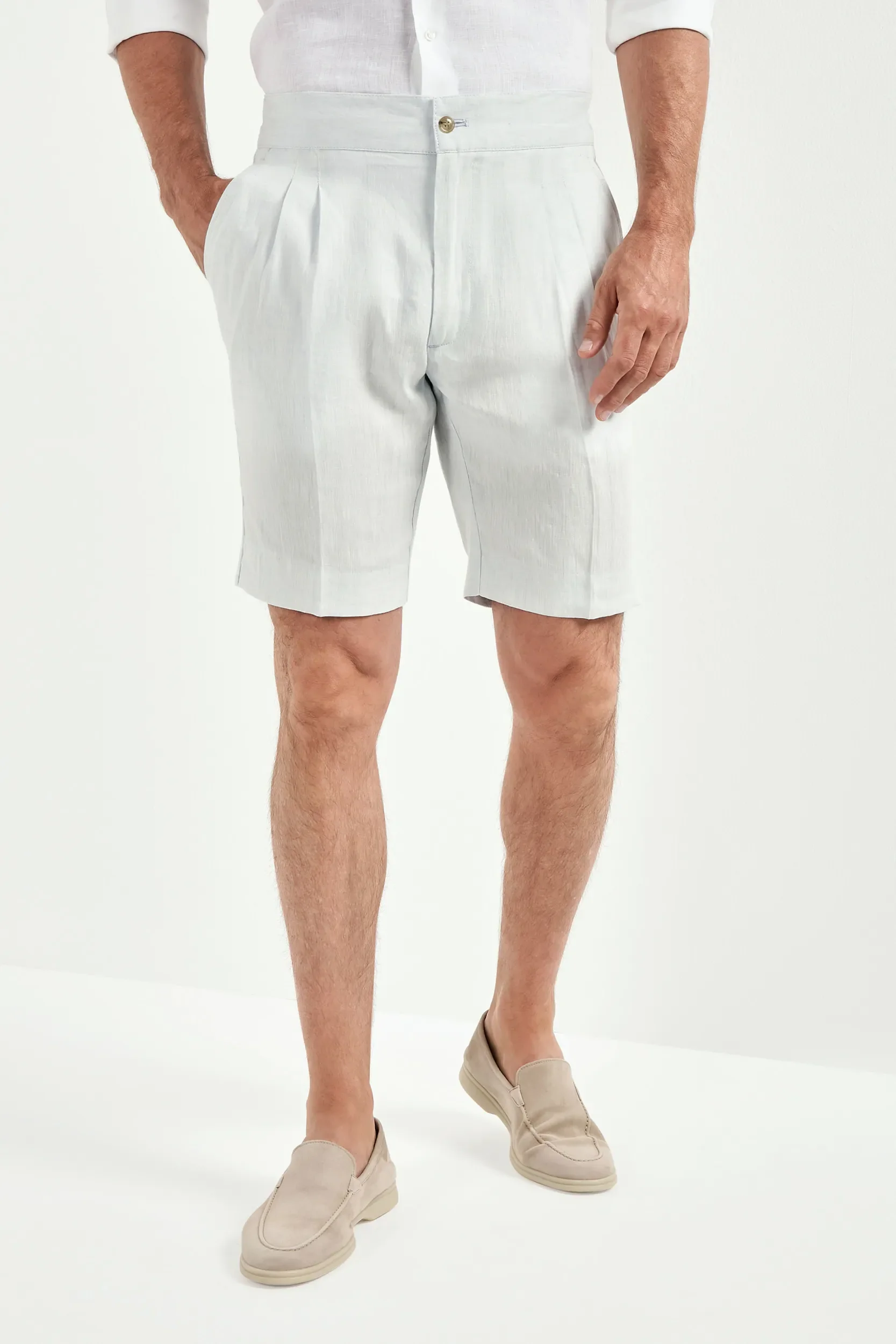Ice blue linen relaxed shorts - Made in Italy - Image 3