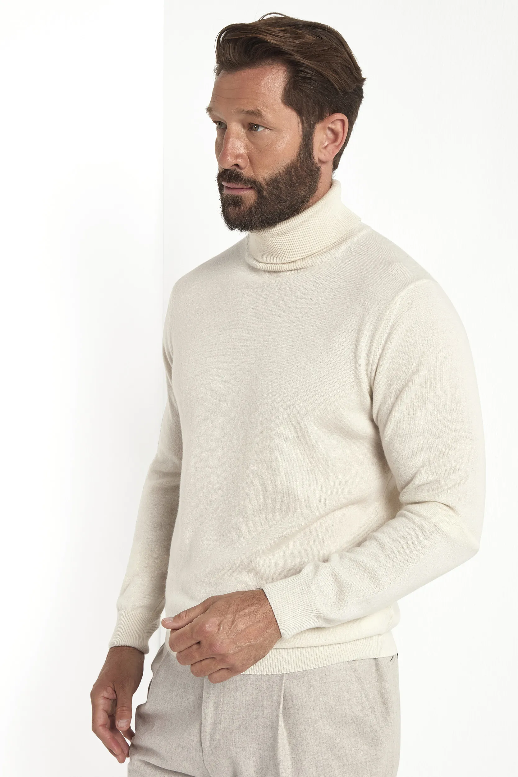 Off-white cashmere turtleneck – Made in italy