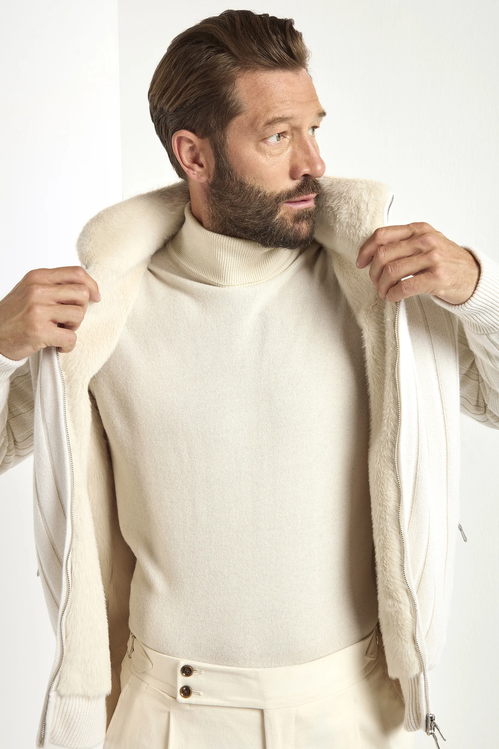 Off-white ribbed cashmere bomber with fur - Made in Italy - Image 3