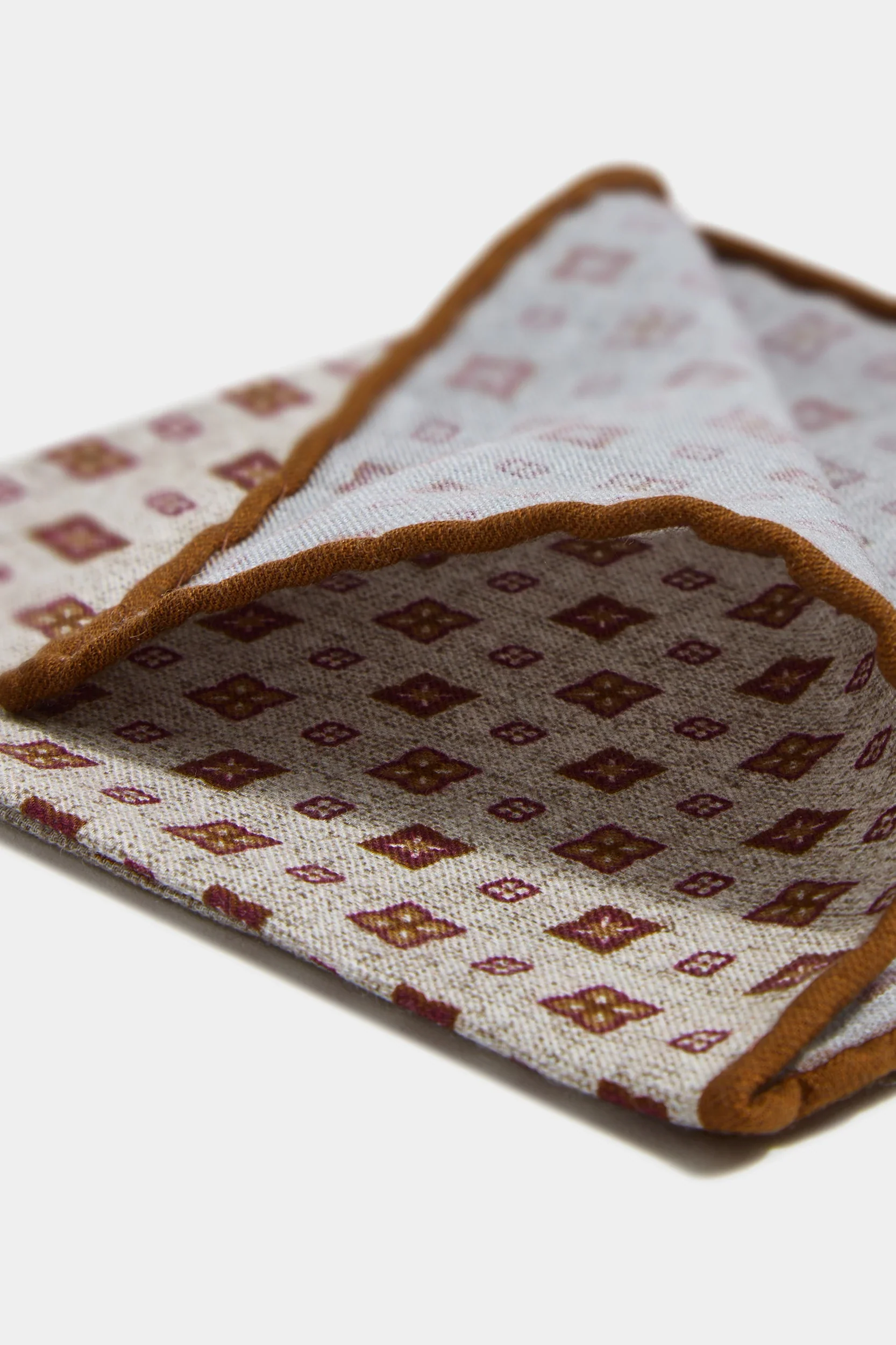 Sand fancy reversible pocket square - Made in Italy - Image 3